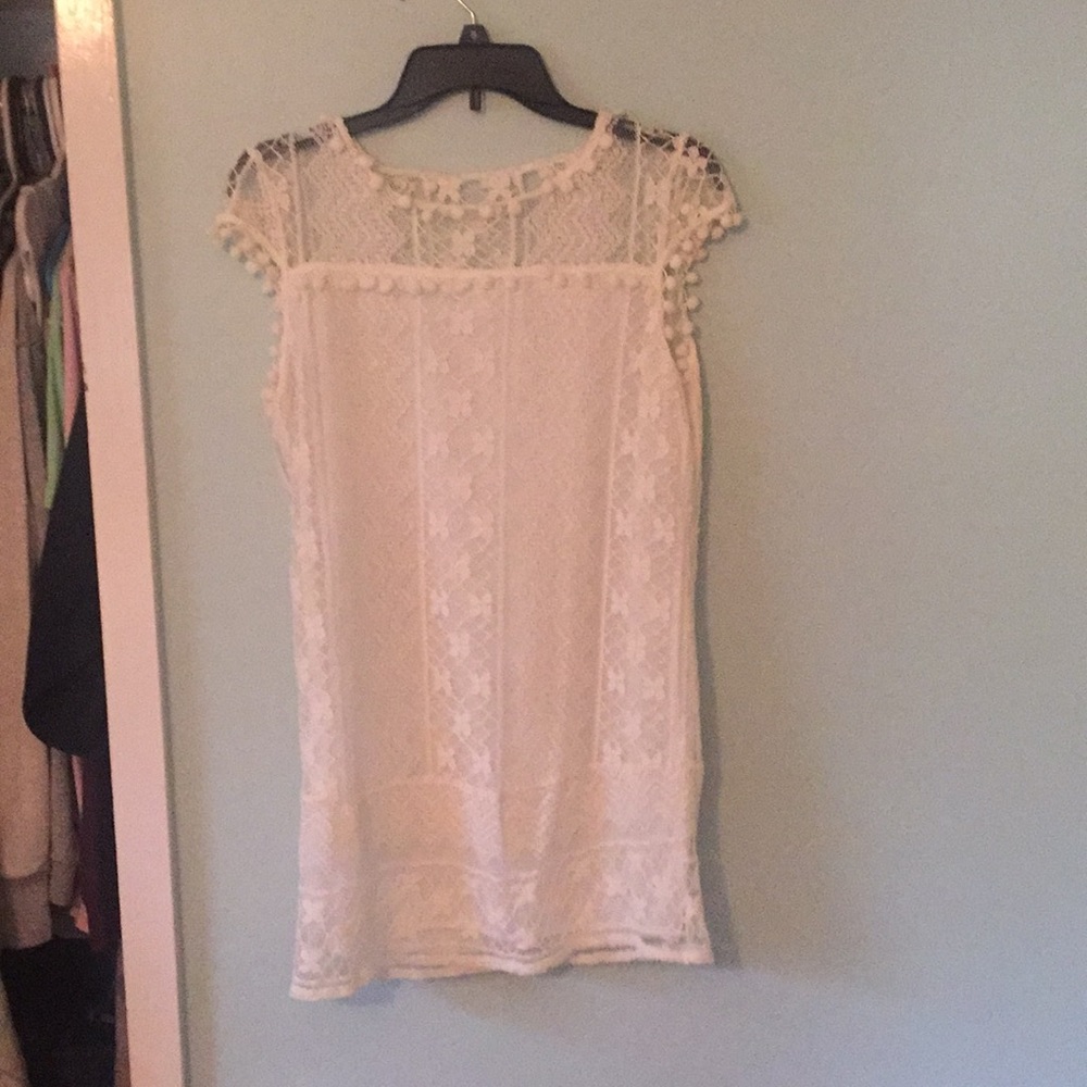 White lace short dress